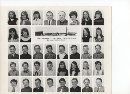 Mrs. MacManomon's class 1968-69 6th grade