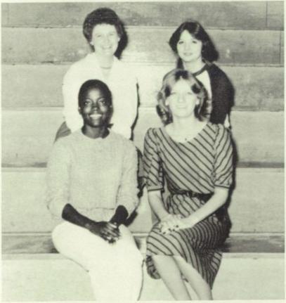 Linda Mitchell's Classmates profile album