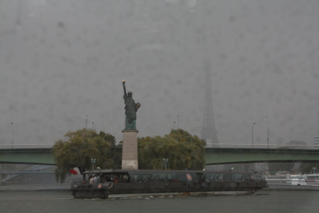 Liberty & Eiffel on The Seine