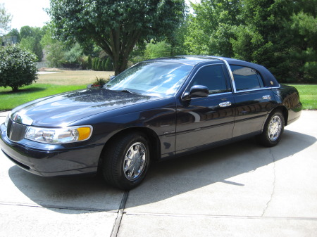 Robert Cornell's album, Lincoln Town Car