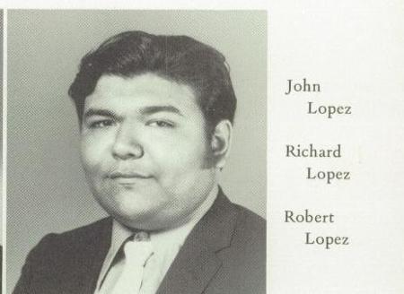 Robert Lopez's Classmates profile album