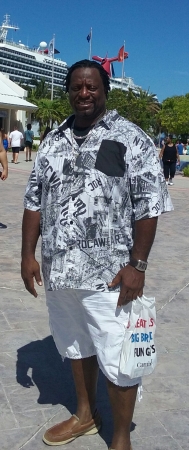 Eric outside the carnival ship in Aruba