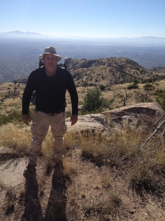 Hiking in Santa Catalina mountains north of Tu