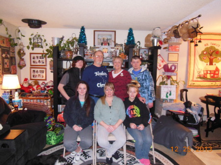 Linda & I w/Lisa & Grandkids