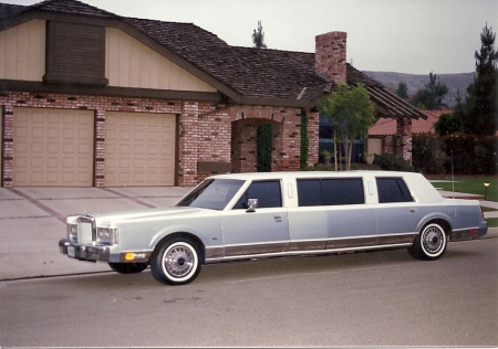 AFFLAIR The Wiide-Body Limousine Service