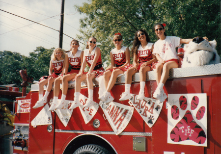 Belton High Cheerleaders 1997
