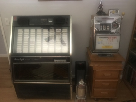  juke box-I have 2,000 plus 45 rpm collection 