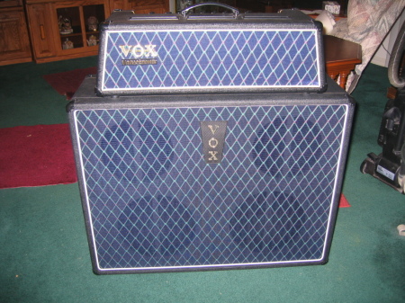 Vox Valvetronix 120W Amp & Cabinet