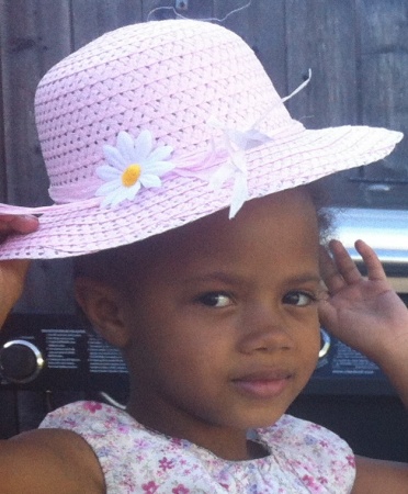 Aliyah in her sun hat