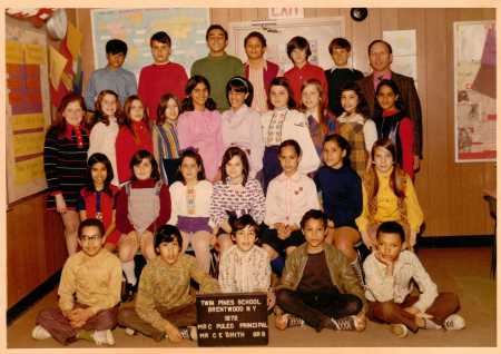 Mr. Smith's 6th grade class 1972